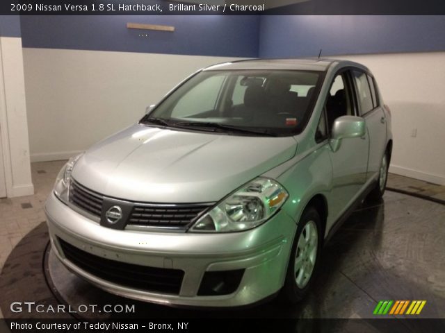 2009 Nissan Versa 1.8 SL Hatchback in Brillant Silver