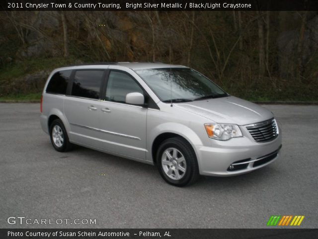 2011 Chrysler Town & Country Touring in Bright Silver Metallic
