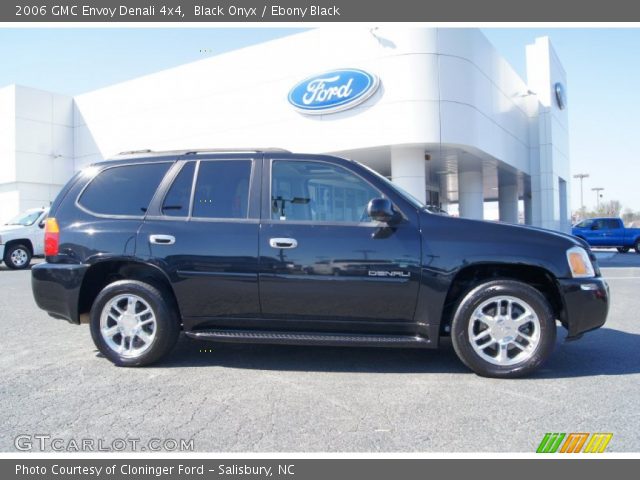 2006 GMC Envoy Denali 4x4 in Black Onyx