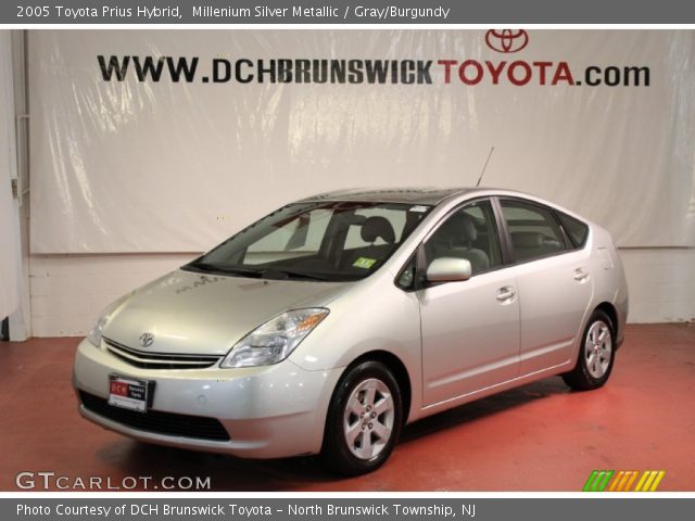 2005 Toyota Prius Hybrid in Millenium Silver Metallic