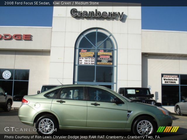 2008 Ford Focus SE Sedan in Kiwi Green
