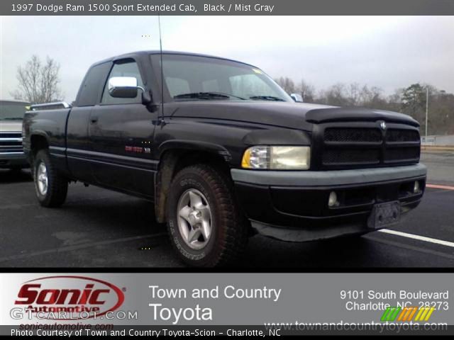 1997 Dodge Ram 1500 Sport Extended Cab in Black