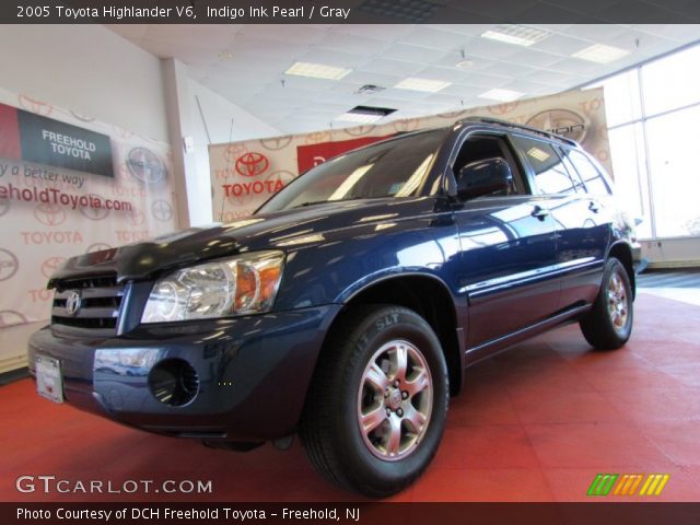 2005 Toyota Highlander V6 in Indigo Ink Pearl