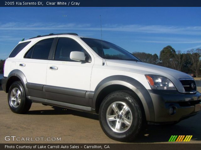 2005 Kia Sorento EX in Clear White