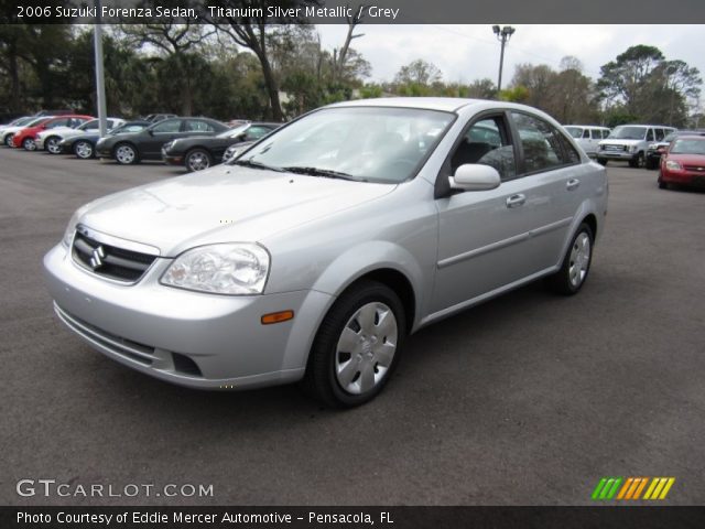 2006 Suzuki Forenza Sedan in Titanuim Silver Metallic