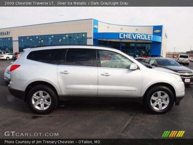 2009 Chevrolet Traverse LT in Silver Ice Metallic