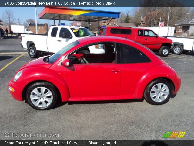 2005 Volkswagen New Beetle GL Coupe in Tornado Red