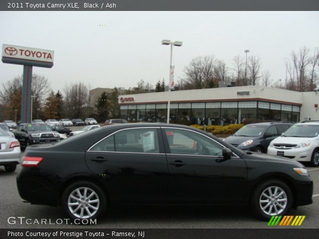 2011 Toyota Camry XLE in Black