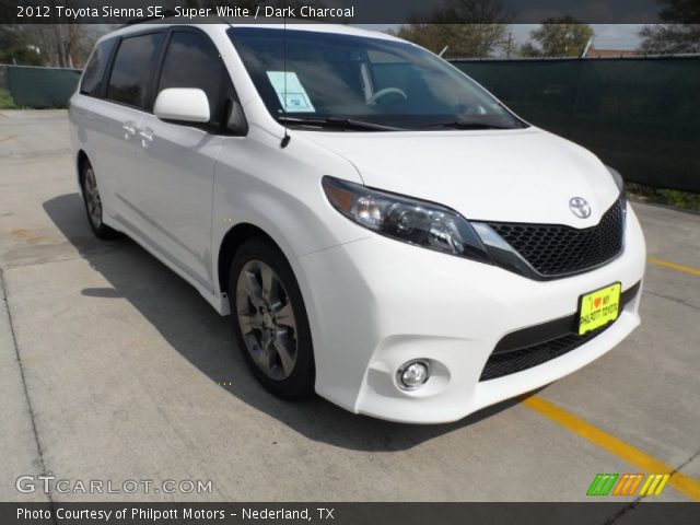 2012 Toyota Sienna SE in Super White