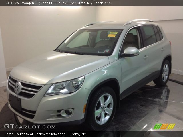 2010 Volkswagen Tiguan SEL in Reflex Silver Metallic