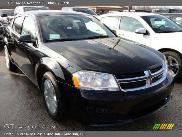 2012 Dodge Avenger SE in Black