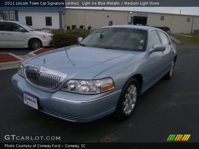 2011 Lincoln Town Car Signature Limited in Light Ice Blue Metallic