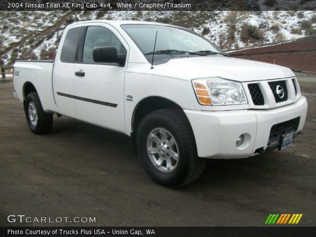 2004 Nissan Titan XE King Cab 4x4 in White