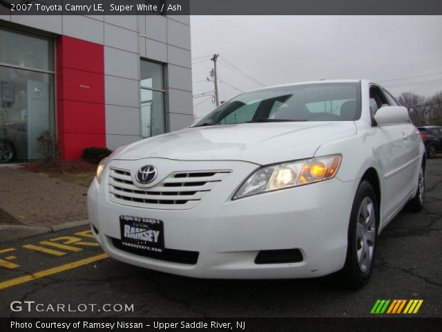 2007 Toyota Camry LE in Super White