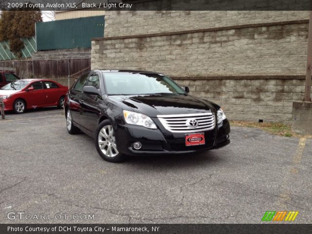 2009 Toyota Avalon XLS in Black