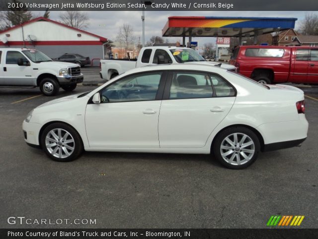 2010 Volkswagen Jetta Wolfsburg Edition Sedan in Candy White