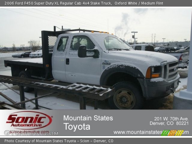 2006 Ford F450 Super Duty XL Regular Cab 4x4 Stake Truck in Oxford White