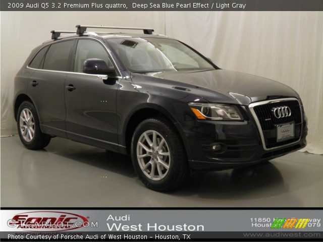 2009 Audi Q5 3.2 Premium Plus quattro in Deep Sea Blue Pearl Effect