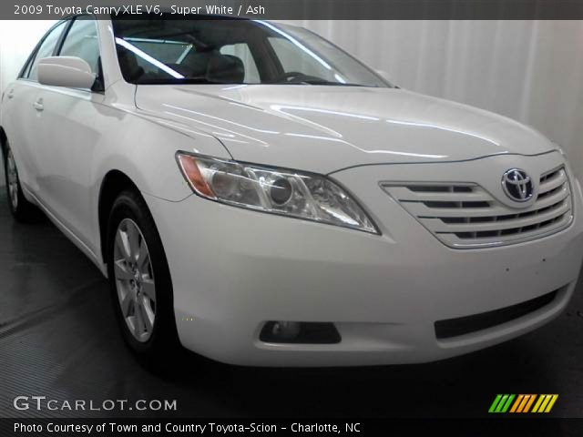 2009 Toyota Camry XLE V6 in Super White