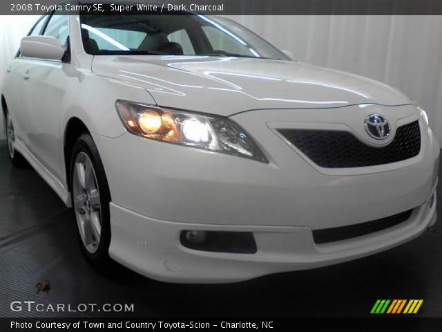 2008 Toyota Camry SE in Super White