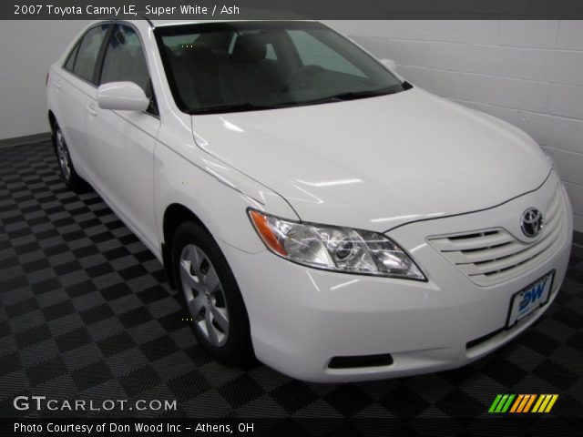 2007 Toyota Camry LE in Super White
