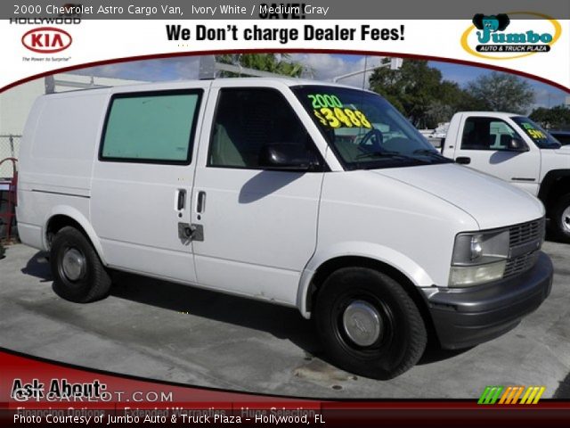 2000 Chevrolet Astro Cargo Van in Ivory White