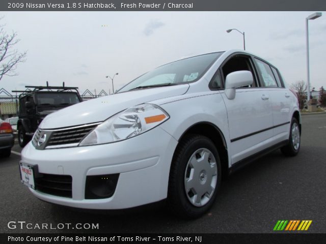 2009 Nissan Versa 1.8 S Hatchback in Fresh Powder