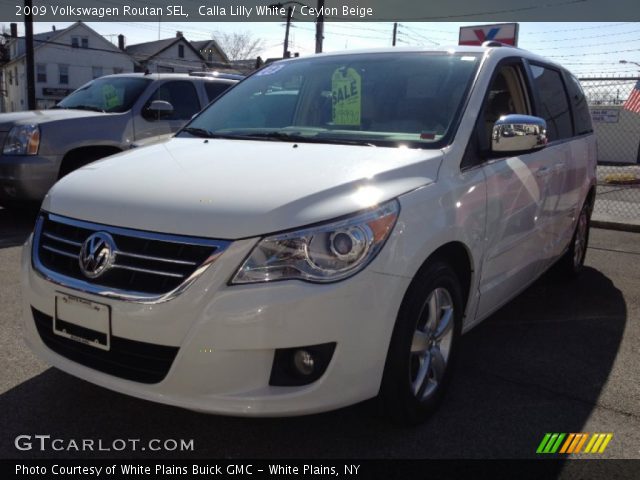 2009 Volkswagen Routan SEL in Calla Lilly White