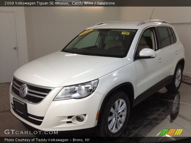 2009 Volkswagen Tiguan SE 4Motion in Candy White