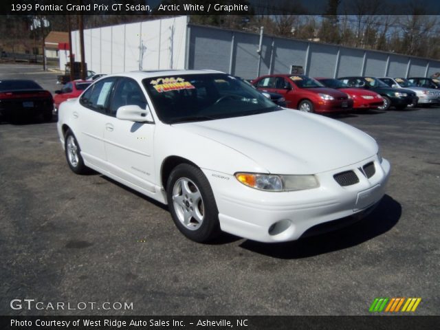 1999 Pontiac Grand Prix GT Sedan in Arctic White