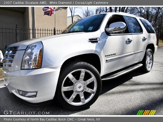 2007 Cadillac Escalade AWD in White Diamond
