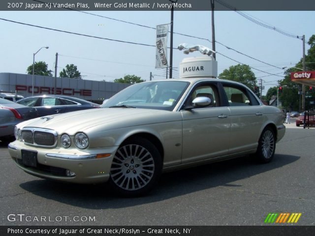 2007 Jaguar XJ Vanden Plas in Winter Gold Metallic