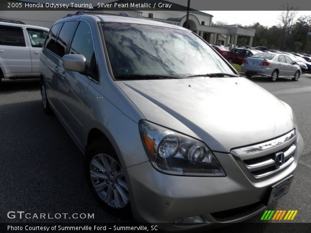 2005 Honda Odyssey Touring in Silver Pearl Metallic