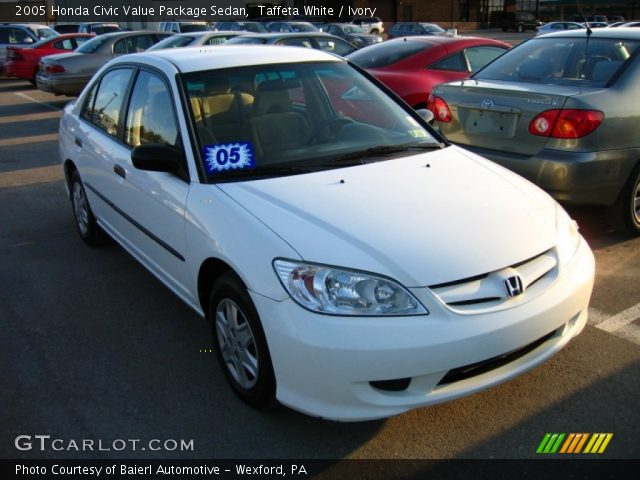 2005 Honda Civic Value Package Sedan in Taffeta White