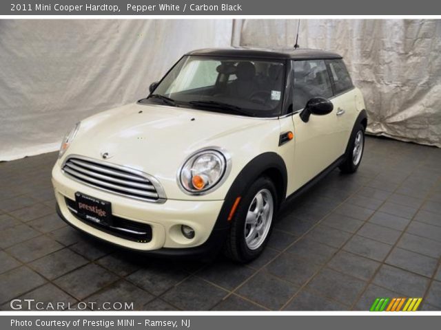 2011 Mini Cooper Hardtop in Pepper White