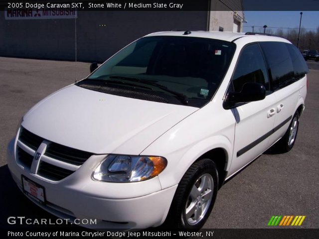 2005 Dodge Caravan SXT in Stone White