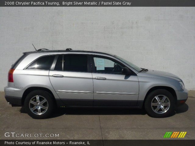 Picture chrysler pacifica silver
