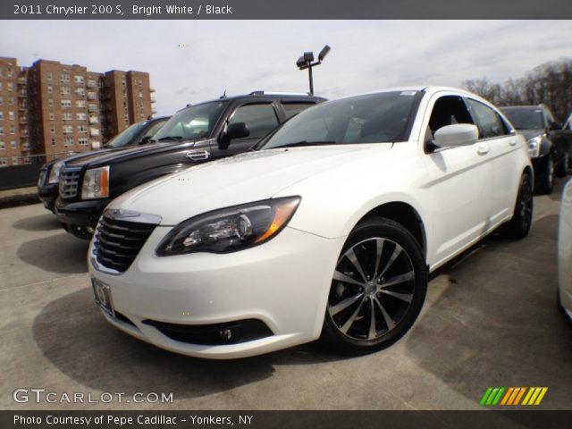 2011 Chrysler 200 S in Bright White