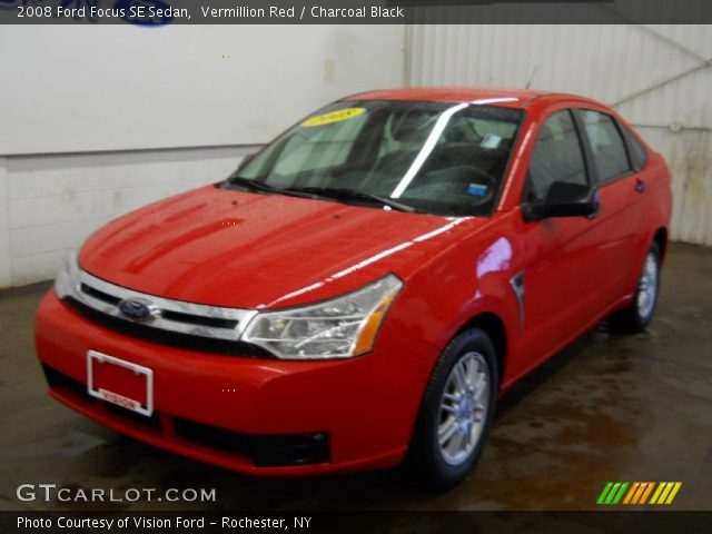 2008 Ford Focus SE Sedan in Vermillion Red