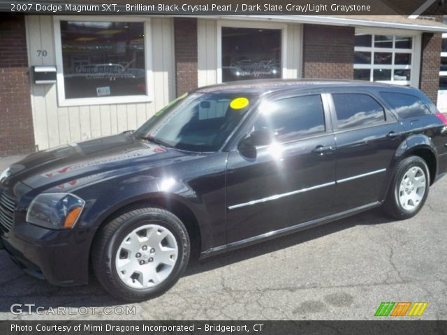 2007 Dodge Magnum SXT in Brilliant Black Crystal Pearl