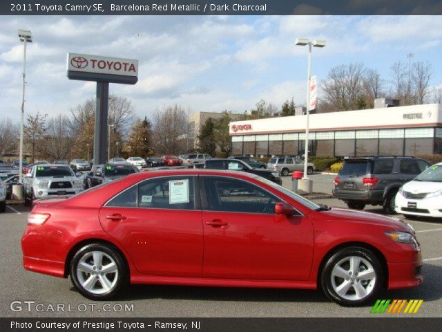 2011 Toyota Camry SE in Barcelona Red Metallic