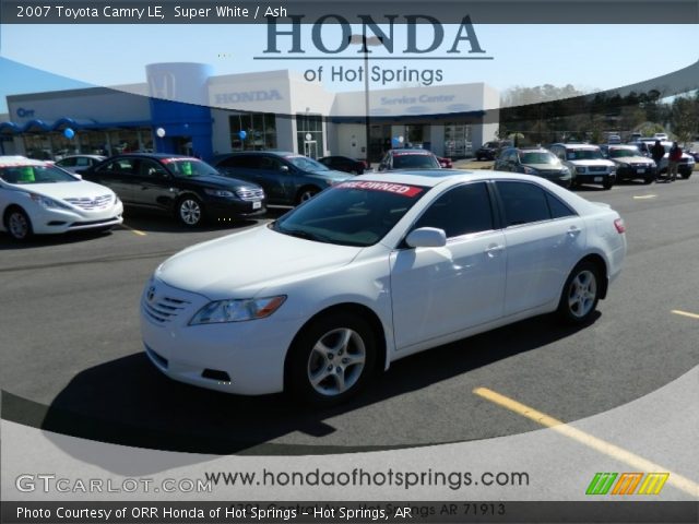 2007 Toyota Camry LE in Super White