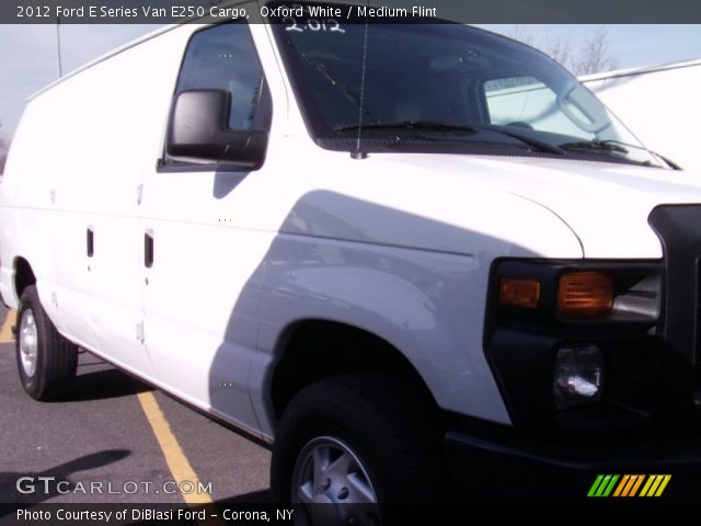 2012 Ford E Series Van E250 Cargo in Oxford White