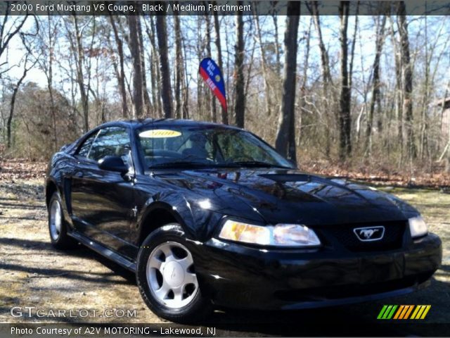 2000 Ford Mustang V6 Coupe in Black