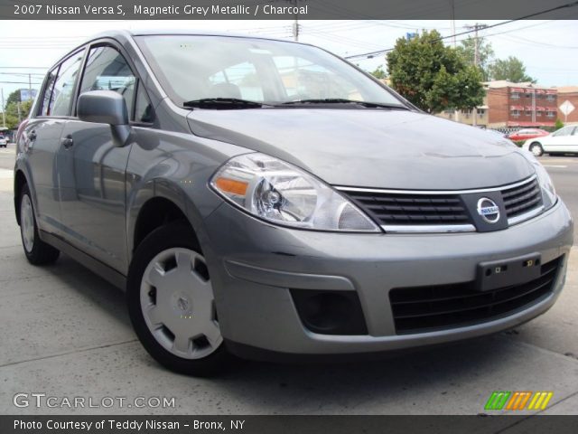 2007 Nissan Versa S in Magnetic Grey Metallic