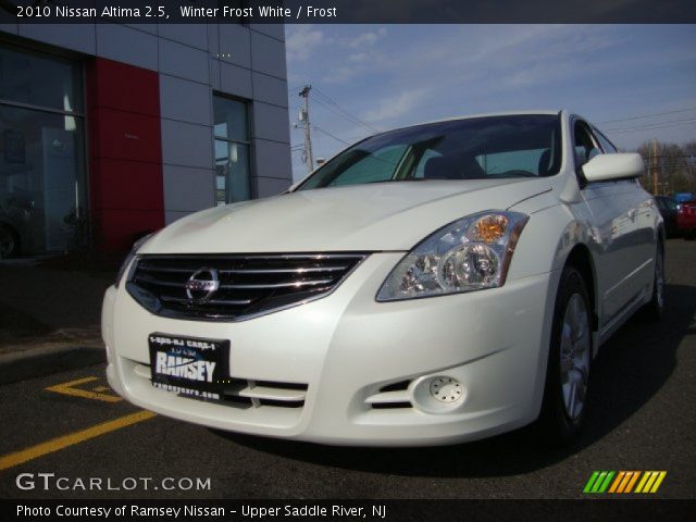 2010 Nissan Altima 2.5 in Winter Frost White