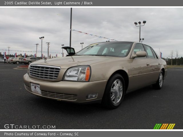 2005 Cadillac DeVille Sedan in Light Cashmere