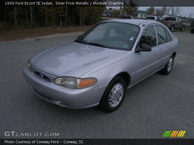 1999 Ford Escort SE Sedan in Silver Frost Metallic