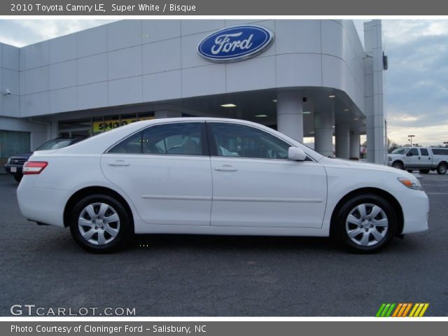 2010 Toyota Camry LE in Super White