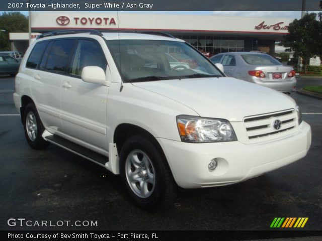 2007 Toyota Highlander  in Super White